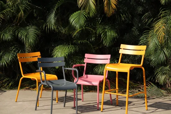 야영 정원 사무실 옥외 가구를 위한 현대 쌓을 수 있는 무방비 알루미늄 안뜰 의자